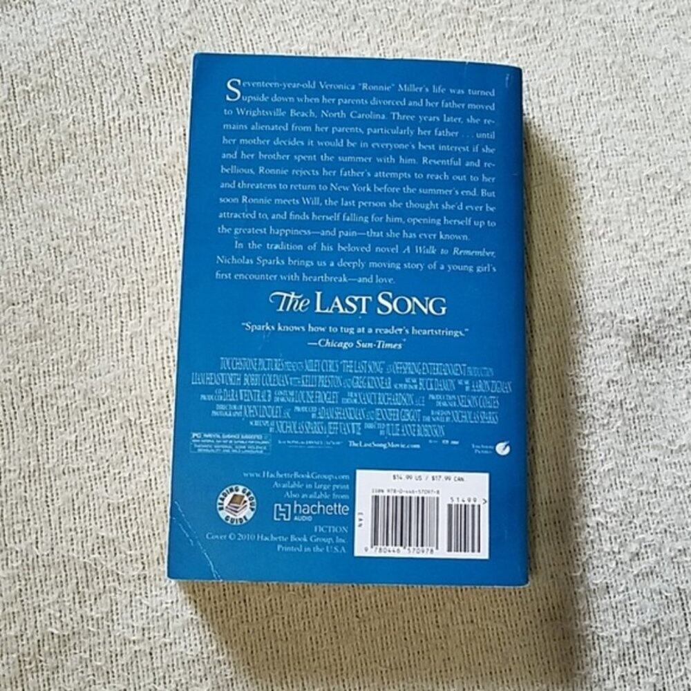 THE LAST SONG BY NICHOLAS SPARKS - Picture 2 of 3